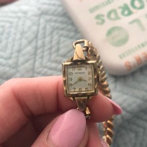 Antique ladies gold luxury wittnauer wind watch